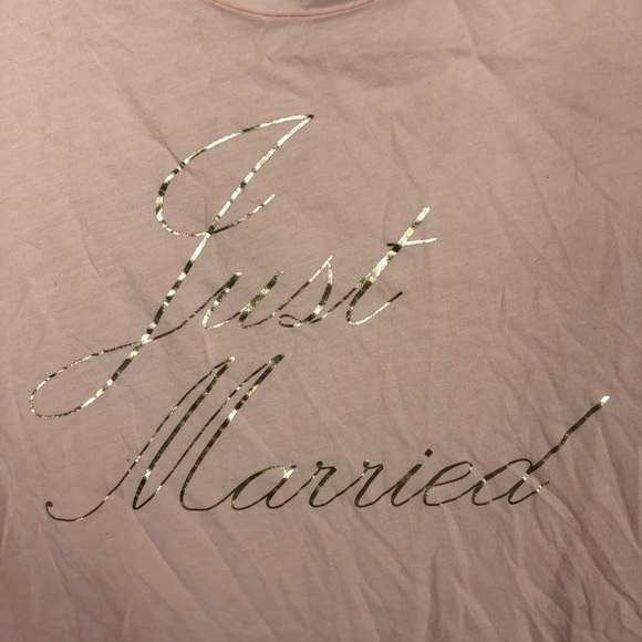 Victoria’s Secret‎ just married t-shirt - Picture 4 of 11